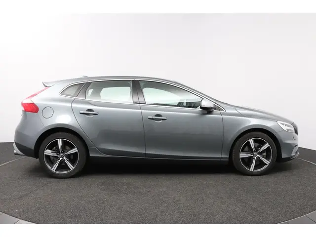 Volvo V40 1.5 T3 R-Design 2019 Benzine 33