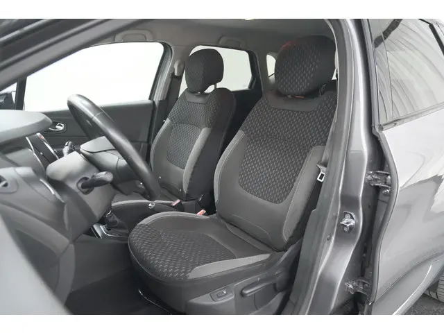 Renault Captur TCe 120 Intens 2018 Benzine 32