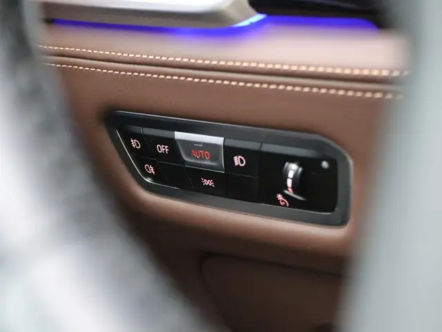 BMW X6 xDrive40i 2021 Benzine 14