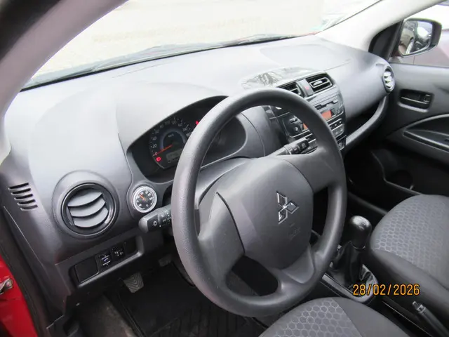 Mitsubishi Space Star 1.0 Entry 2015 Benzine 11