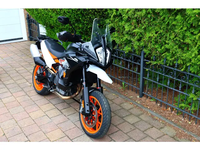 KTM 890 SMT ABS TechPack 2023 Benzine 10