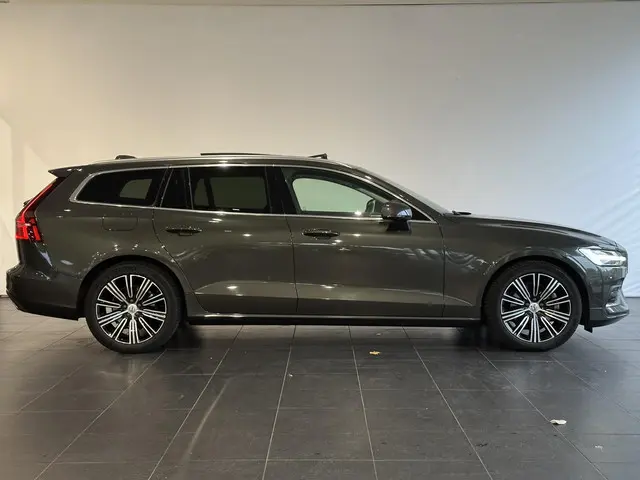 Volvo V60 2.0 B3 Inscription 2021 Benzine 31