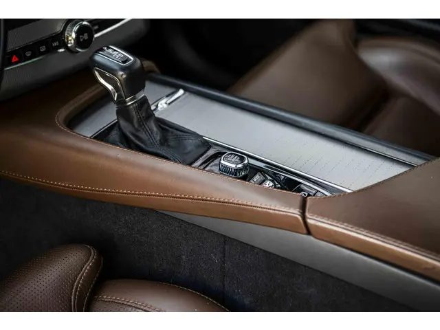 Volvo XC90 2.0 T5 AWD Inscription 2018 Benzine 35