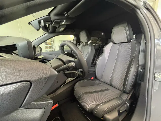 Peugeot e-2008 EV GT 54 kWh 2023 Elektrisch 7