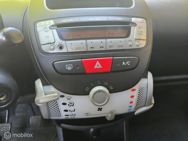 Toyota Aygo 1.0 VVT-i Now 2014 Benzine 11