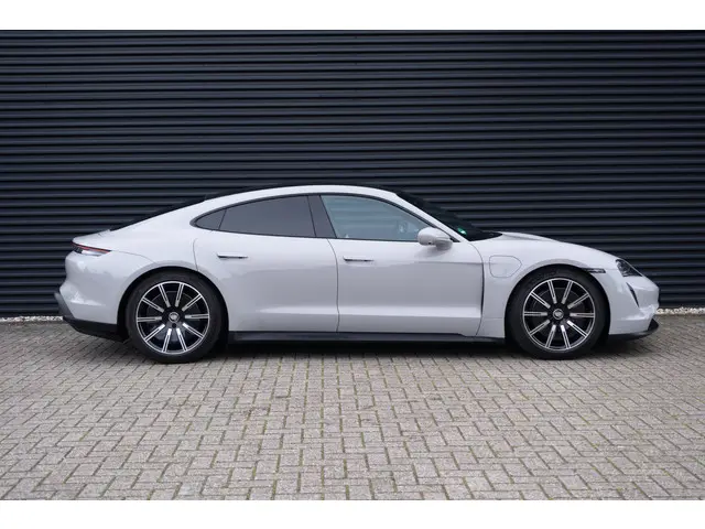 Porsche Taycan 4S Performance 84 kWh 2022 Elektrisch 9