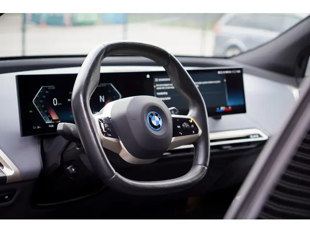 BMW iX xDrive40 Excellence 77 kWh 2022 Elektrisch 21