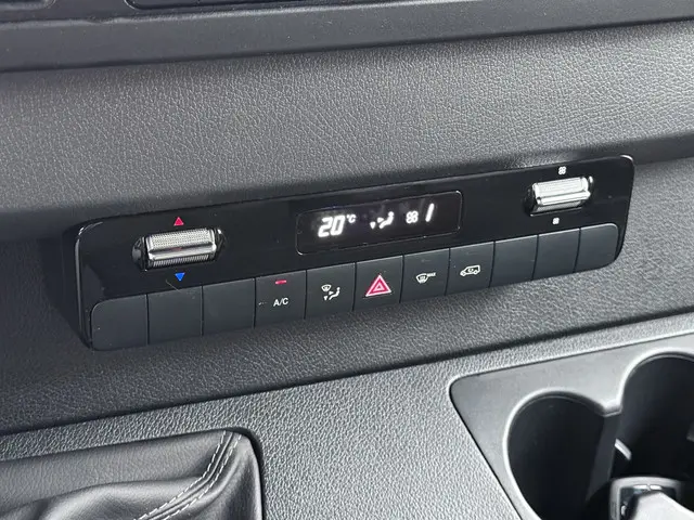 Mercedes-Benz Sprinter 317 1.9 CDI L2H1 2021 Diesel 25