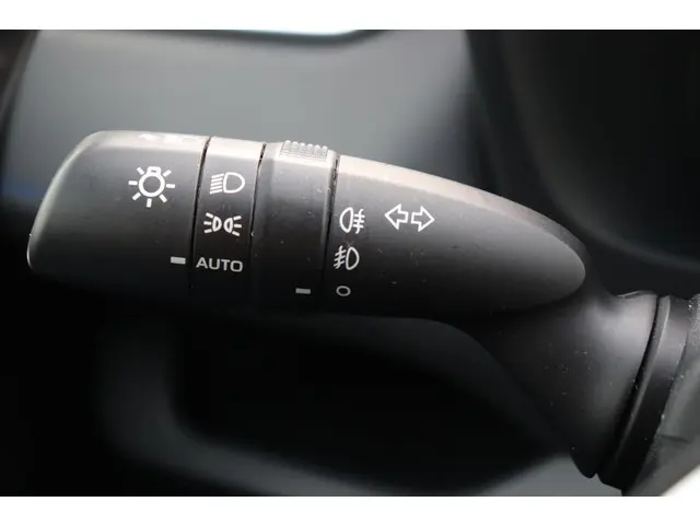 Toyota RAV4 2.5 Hybrid Bi-Tone, 2020 Hybride Benzine 26