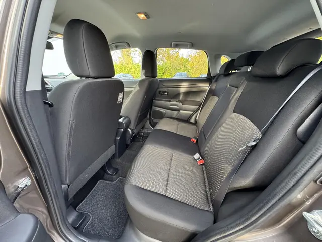 Mitsubishi ASX 1.6 Cleartec Intense 2016 Benzine 15