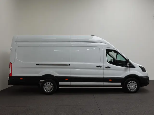 Ford Transit 350 2.0 TDCI L4H3 Trend 2024 Diesel 26