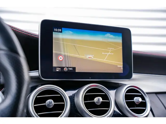 Mercedes-Benz C-Klasse AMG 63 2015 Benzine 19