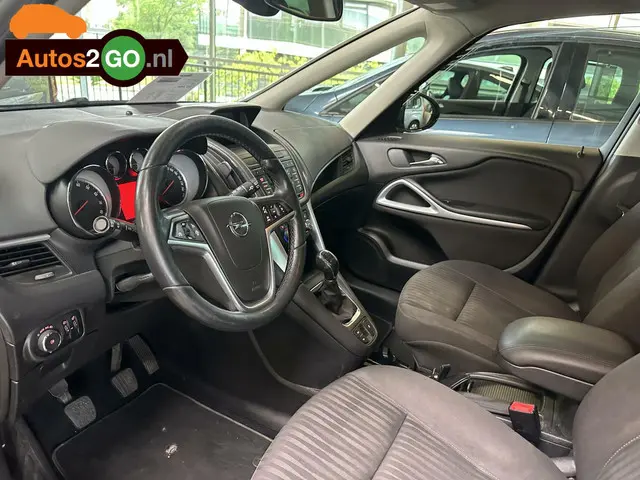 Opel Zafira Tourer 1.4 Cosmo 2013 Benzine 6