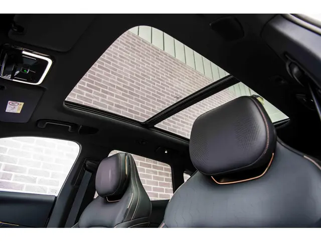 Lynk & Co 08 1.5 More 2025 Hybride Benzine 36