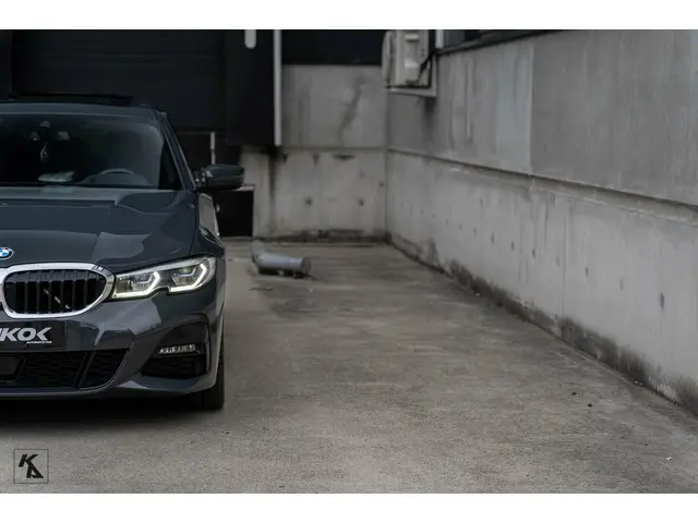 BMW 3 Serie 320i High Executive Edition 2020 Benzine 67