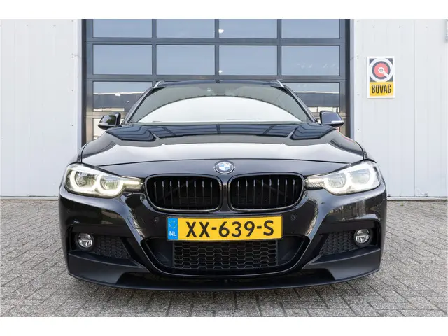 BMW 3 Serie Touring 320i M Sport Edition 2019 Benzine 6