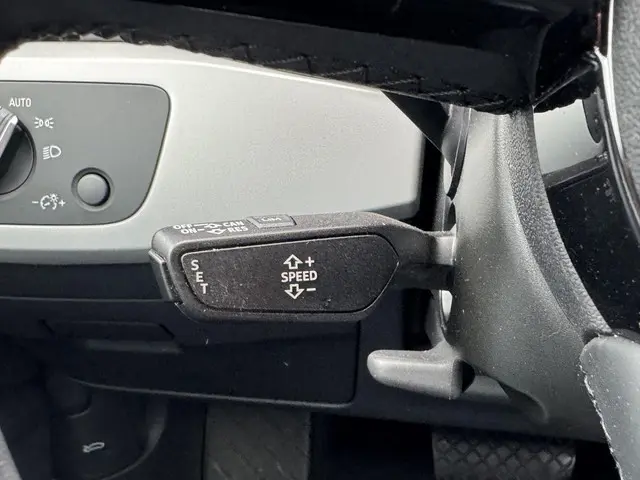 Audi A4 Limousine 35 TFSI S-Line 2021 Benzine 13