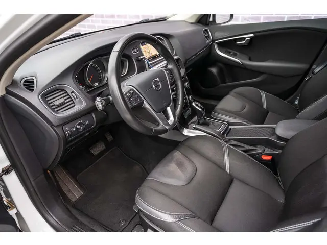 Volvo V40 T2 Polar+ Automaat 2019 Benzine 6