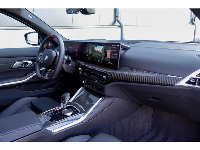 BMW M3 Touring xDrive Competition 2024 Benzine 23