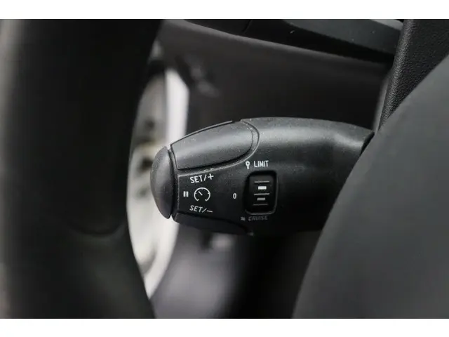 Peugeot 208 1.2 PureTech Blue Lion 2017 Benzine 14