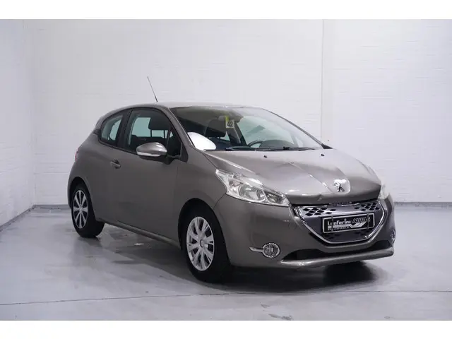 Peugeot 208 1.4 e-HDi Active 2013 Diesel 3