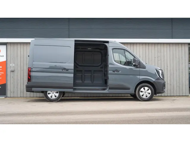 Renault Master T35 2.0 dCi 150 L2H2 Extra 2024 Diesel 9