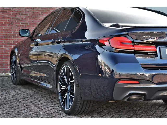 BMW 5 Serie 545e xDrive M-Sport 2021 Hybride Benzine 44