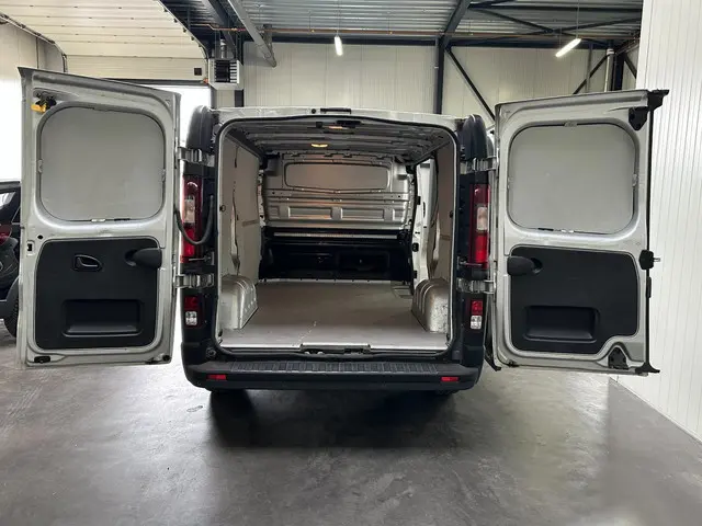 Renault Trafic 2.0 dCi 120 Pk Airco/ PDC 2020 Diesel 7