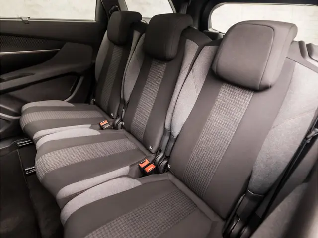 Peugeot 5008 1.2 PureTech Sport 7 Persoons 2022 Benzine 15