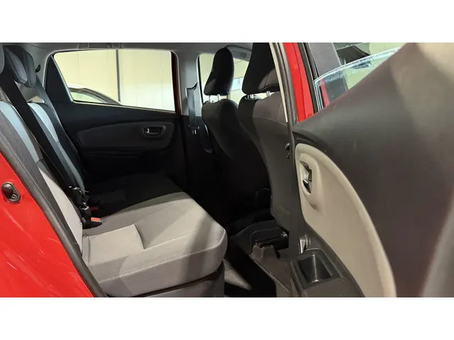Toyota Yaris 1.5 Hybrid Active 2019 Hybride Benzine 7