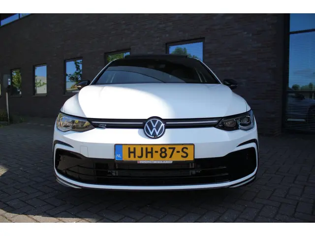 Volkswagen Golf 1.5 eTSI R-Line 2024 Benzine 16