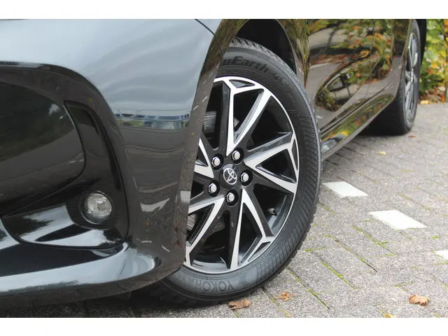 Toyota Yaris 1.5 Hybrid Dynamic 2022 Hybride Benzine 4