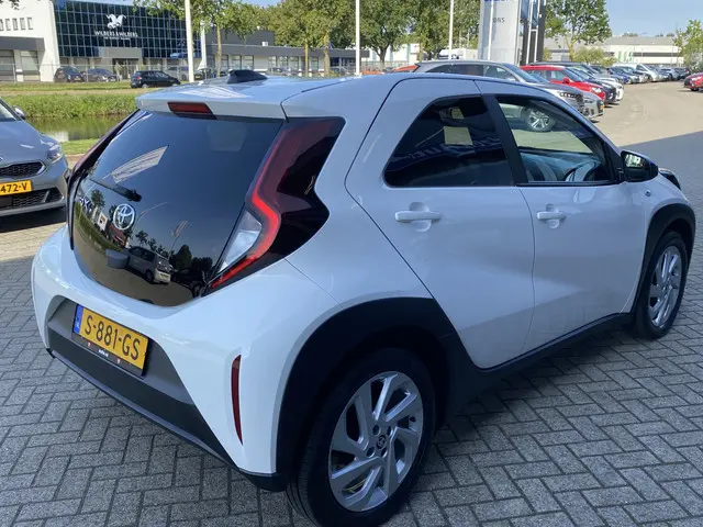 Toyota Aygo X 1.0 VVT-i MT first 2023 Benzine 9