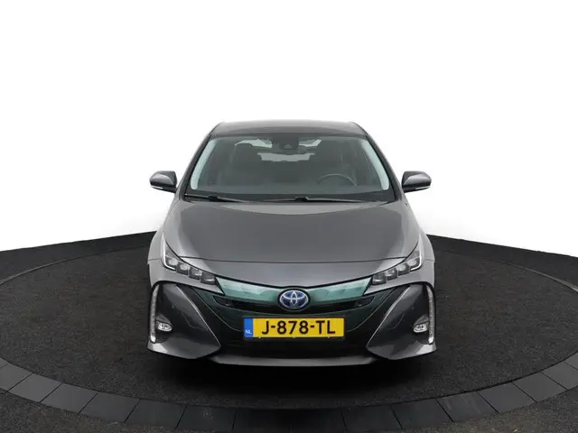Toyota Prius 1.8 Plug-in Executive 2019 Hybride Benzine 16