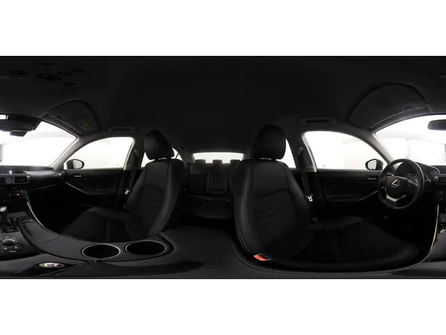 Lexus IS 300h 25th Edition 2013 Hybride Benzine 50