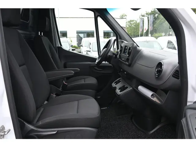 Mercedes-Benz Sprinter 516 CDI L2H2 2021 Diesel 10