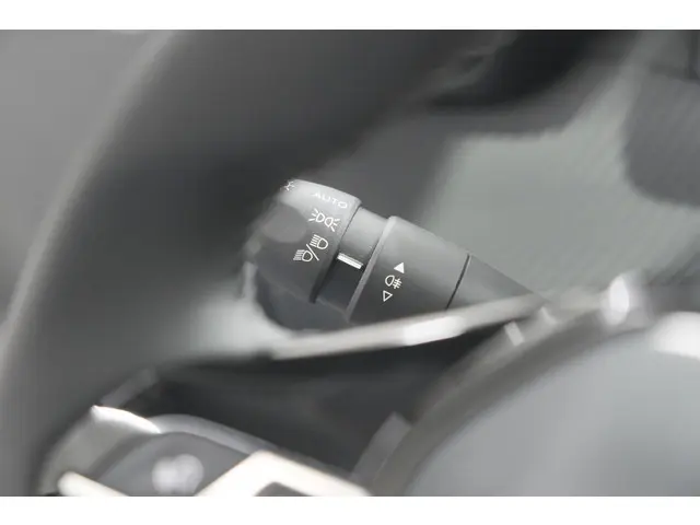 Peugeot 208 PureTech 100 Allure Pack 2023 Benzine 33