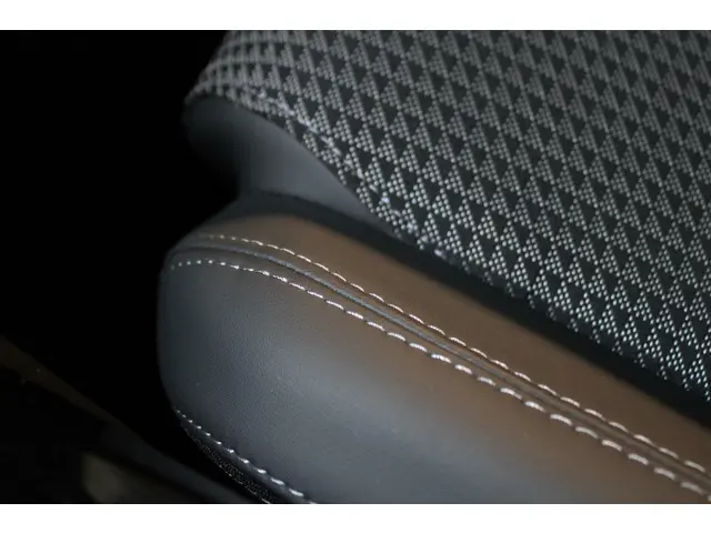 Peugeot e-208 EV GT Pack 50 kWh | PANO | 2022 Elektrisch 49
