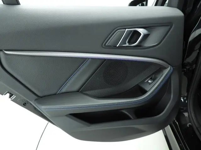 BMW 1 Serie 5-deurs 118i 2021 Benzine 17