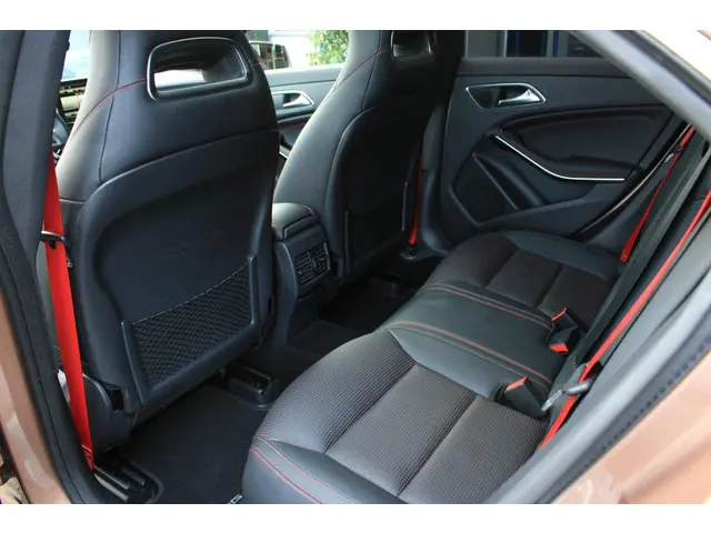 Mercedes-Benz CLA 200 AMG 2014 Benzine 7