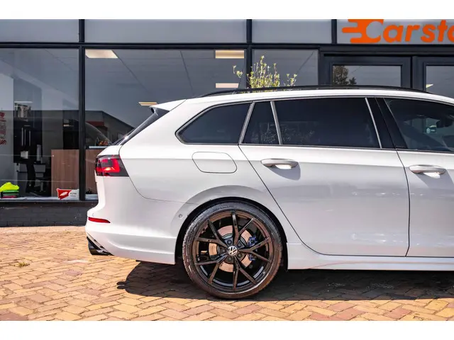 Volkswagen Golf Variant R | 322 PK | 2023 Benzine 7