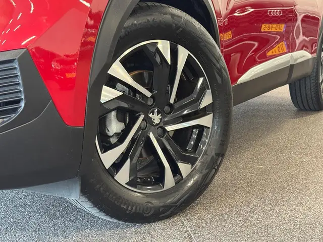 Peugeot 2008 1.2 PureTech Allure 2020 Benzine 8