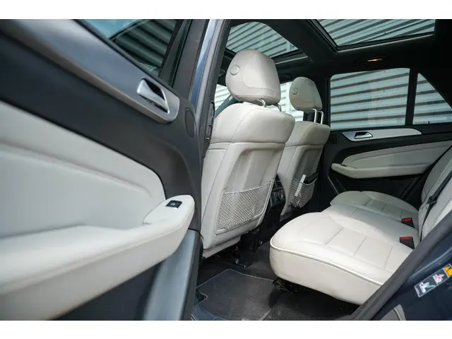 Mercedes-Benz M-Klasse 500 2013 Benzine 10