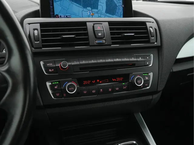 BMW 2 Serie Coupé 220d High Executive 2014 Diesel 14