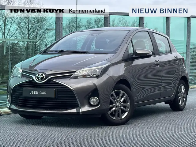 Toyota Yaris 1.3 VVT-i Trend 2017 Benzine