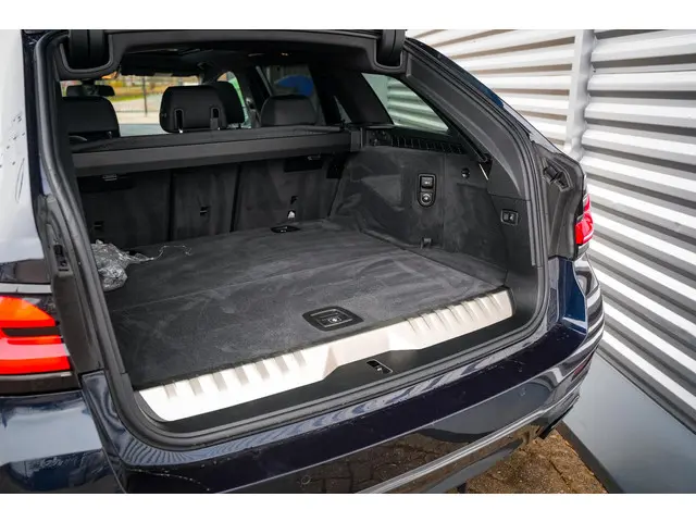 BMW 5 Serie Touring 530e 2022 Hybride Benzine 32