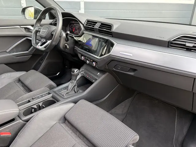 Audi Q3 35 TFSI S Line 2020 Benzine 13