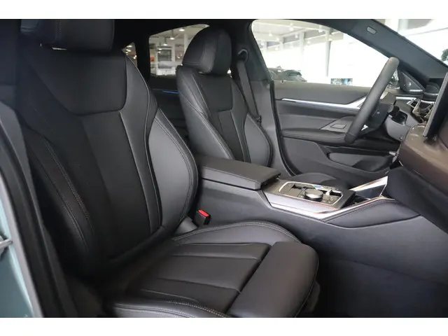 BMW i4 eDrive35 2025 Elektrisch 8