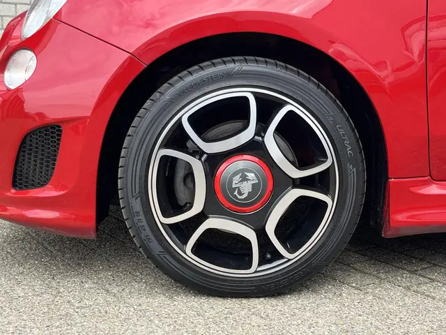 Fiat 500C Abarth 1.4 T-Jet 595C 2016 Benzine 32