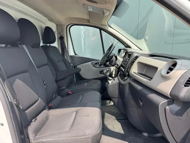Nissan NV300 * L2H1 * Airco * Trekhaak * Imperiaal * 2019 Diesel 25